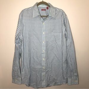 Men’s IZOD Button Down Long sleeve Shirt. Size Large.